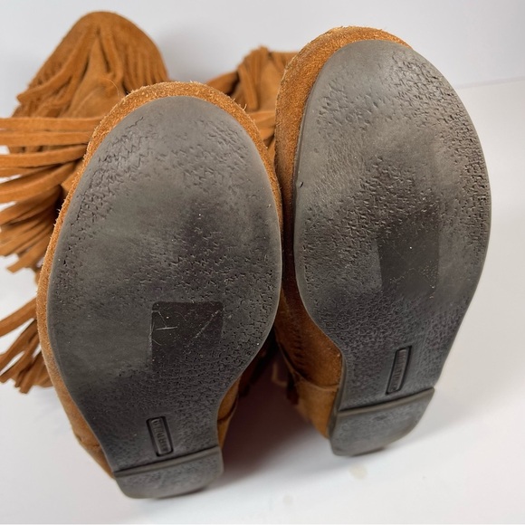 Minnetonka Brown 3-Layer Fringe Boots Size 10M - Picture 11 of 14